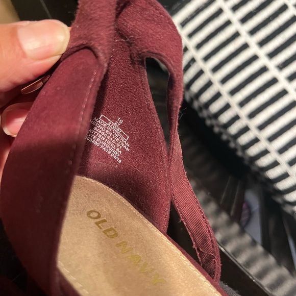 Old Navy- Faux-Suede Kitten Heel- worn once - Picture 4 of 6